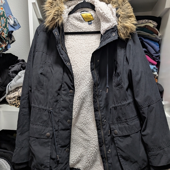 Prince & Fox Jackets & Blazers - Prince & Fox Black Utility Jacket with Faux Fur Trim
